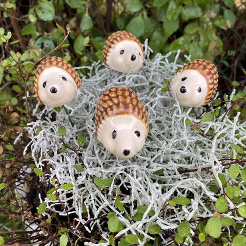 Håndlaget keramisk piggsvin