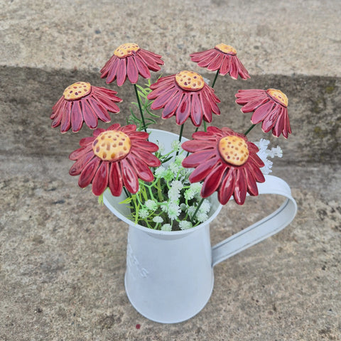 Håndlaget keramisk blomst rød