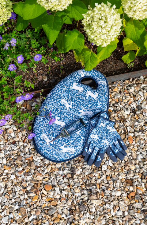 Hagehansker, Bunnies and berries