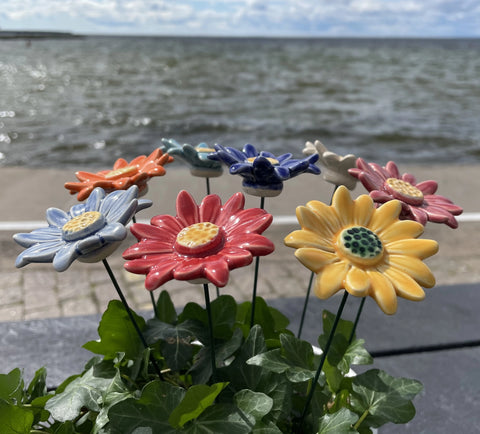 Håndlaget keramisk blomst assorterte farger