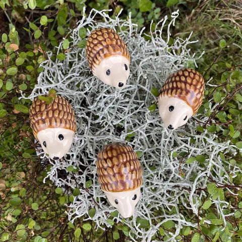 Håndlaget keramisk piggsvin