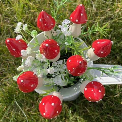 Håndlaget keramisk sopp